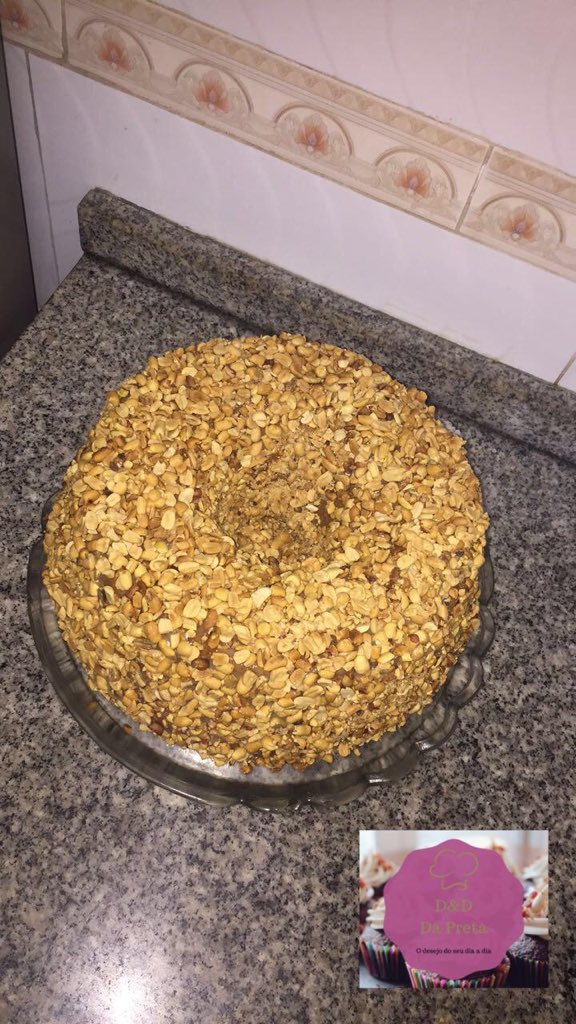 Bolo de Ginguba, só na D&amp;D da Preta👩🏾‍🍳.
faça já o seu pedido.
#BolosDaPreta
