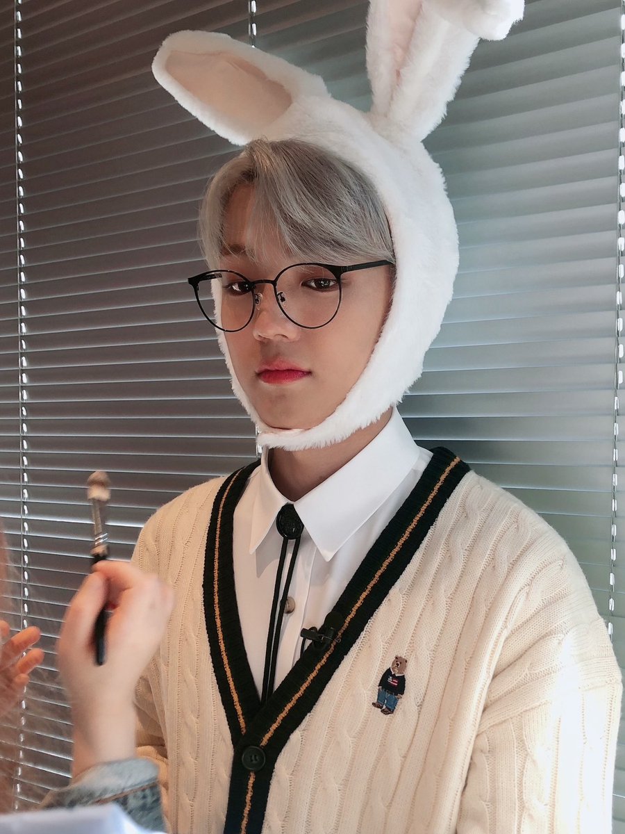 official_ACE7's tweet photo. [#에이스_찬]

안녕하세요
아이돌 원더랜드의 MC 찬! 찬 실장입니다:)
비하인드 사진 좀 풀어보려 왔어요~👍🏻
앞으로의 아이돌 원더랜드 기대 많이 해주세요!!!

#ACE #에이스 #CHOICE #초이스
#IDOL_WONDERLAND #아이돌_원더랜드
#MC_CHAN #MC_찬 #찬실장 #😆 https://t.co/6vvxqY7Xbq