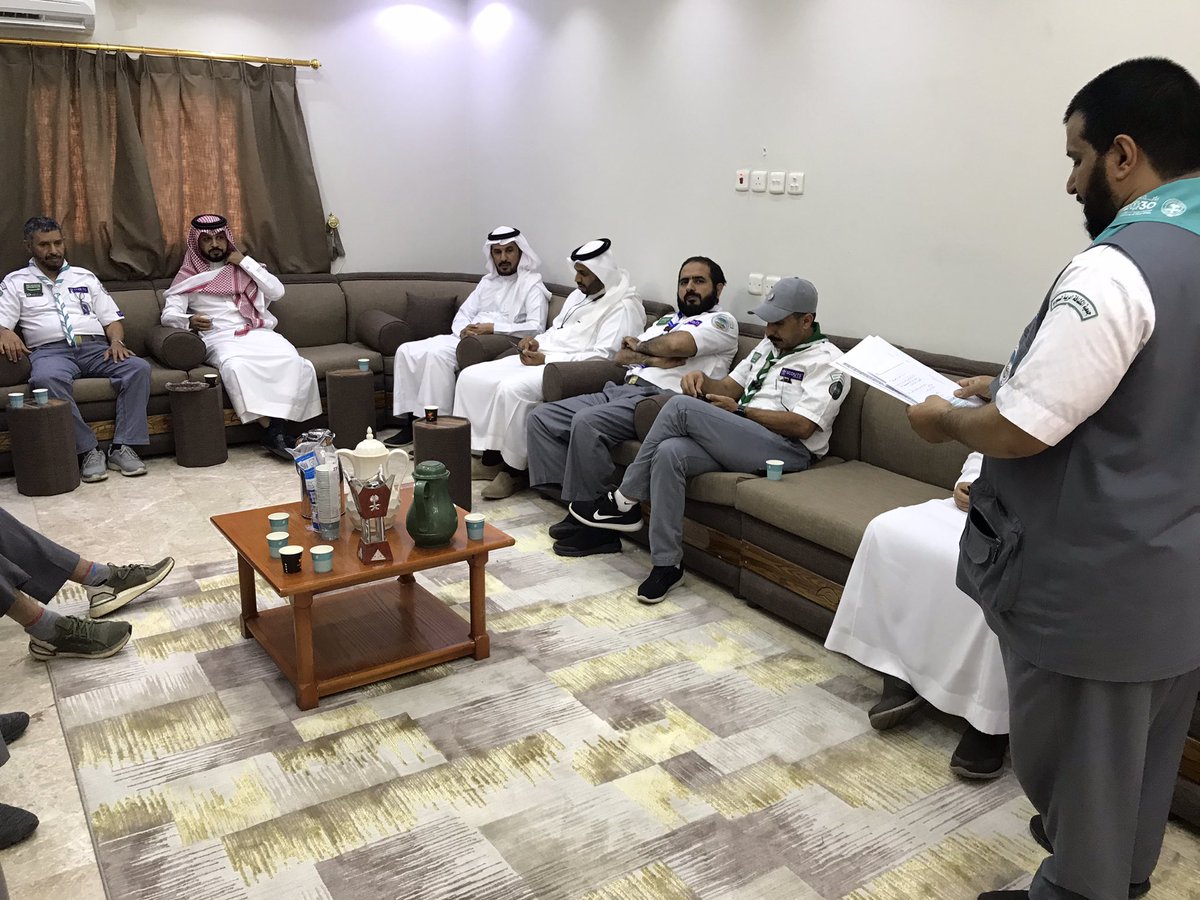 AsirScout's tweet photo. تم استقبال القادة الكشفيين ببيت الطالب بتعليم رجال ألمع وتقديم واجب الضيافة وتناول وجبات الافطار والغداء ، واختتم رئيس النشاط الكشفي الأستاذ عبدالله البريدي اللقاء بذكر التوصيات وما تم مناقشته خلال اللقاء وورشة العمل
#مجلس_التطوير_الكشفي_بمنطقة_عسير https://t.co/d7NFTr6gv5