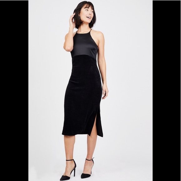 Poshing_thru_it's tweet photo. So good I had to share! Check out all the items I'm loving on @Poshmarkapp from @nasc_claudia #poshmark #fashion #style #shopmycloset #juicycouture #boutique #olgyn: https://t.co/XX57ZYRy65 https://t.co/BO71T3lkir