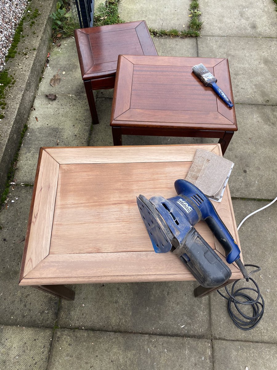 sarahJLoy28's tweet image. Day off, sorting these for @ilovelilymay123 🤷🏻‍♀️ #upcycling #nestingtables #project