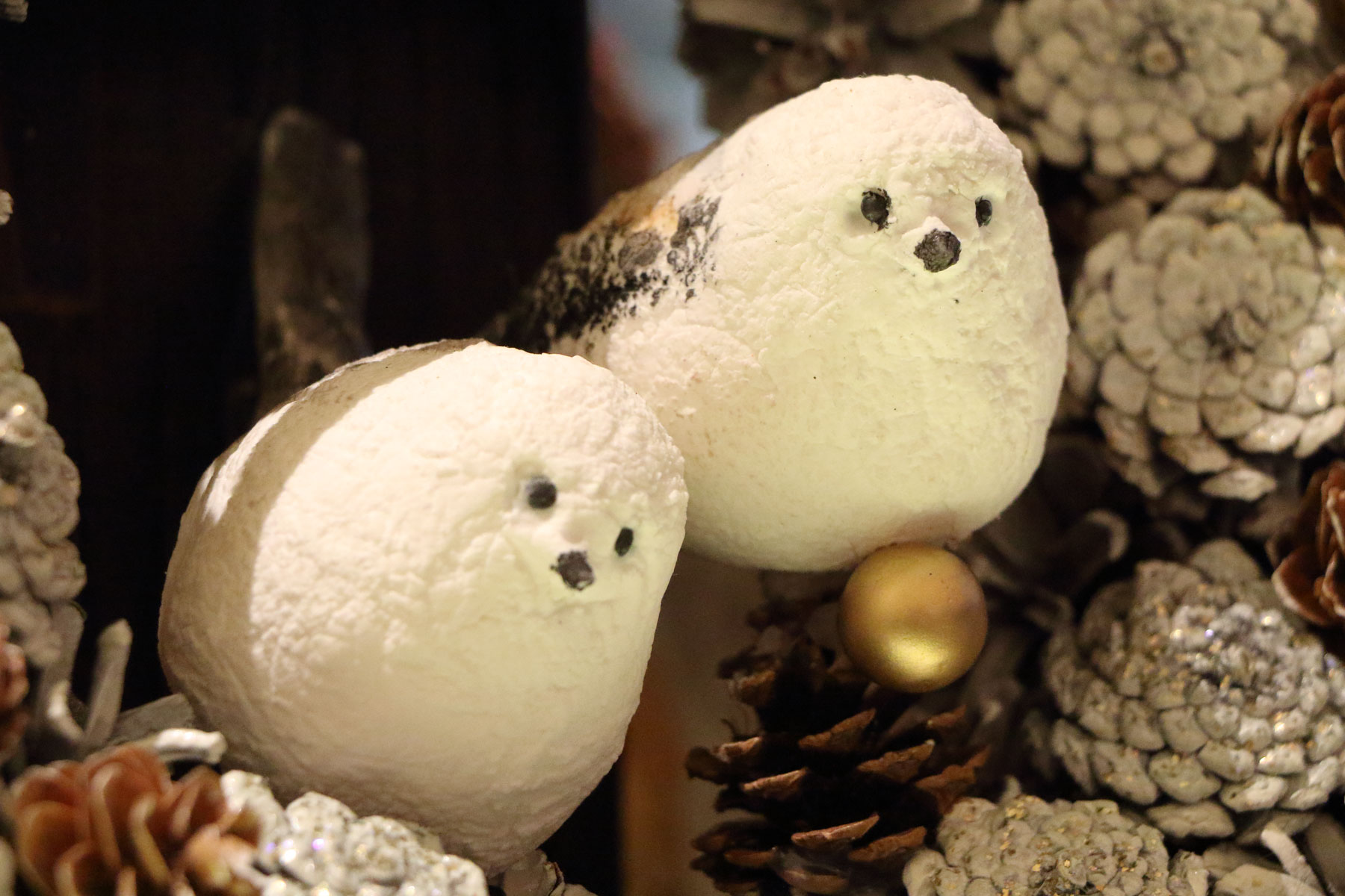 ぼく シマエナガ 世界一可愛い鳥とクリスマスリースの組み合わせ最強説 ぼく シマエナガ 世界一可愛い鳥とクリスマスリースの組み合わせ最強説