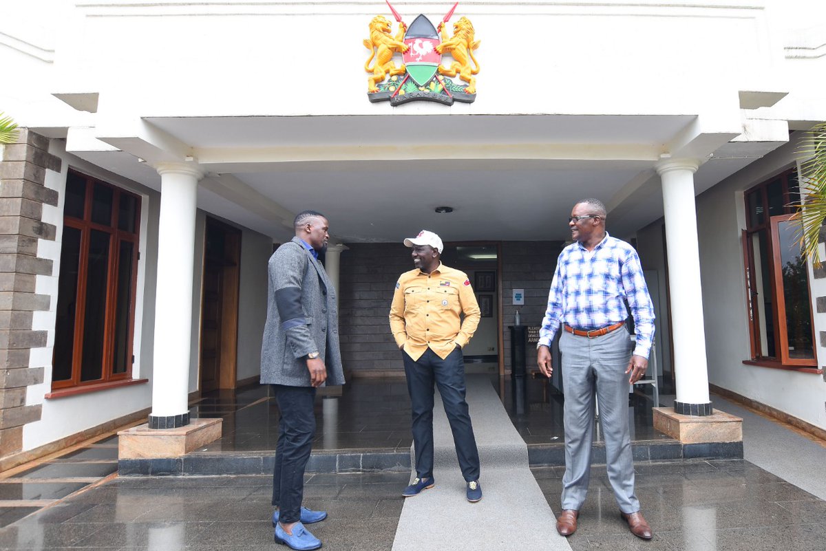 WilliamsRuto's tweet photo. With football star @MarigaOfficial and politician @EliudOwalo at Karen residence, Nairobi County. https://t.co/LeBVk7VW9R