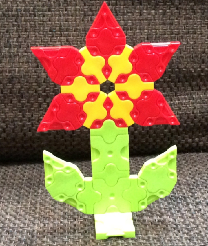 TBSyear5's tweet photo. Year 5 thought about #RemembranceDay2020 today. They then created art to commemorate this day, and spread the message of peace and hope. https://t.co/3lJHYvkc54