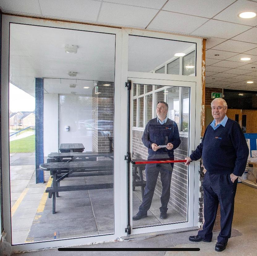 DungannonRFC's tweet photo. A big thank you to Tom, Gary and all the family at Dungannon Window Company for once again showing their unwavering support for Dungannon RFC! We are so pleased with the new exit door and window! #DungannonWindows #Homeoftheeurosash
@DungannonWindow https://t.co/BzydIxyqeO