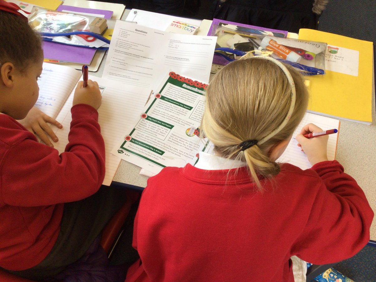 HighamRISE's tweet photo. #proudteacher moment as #Class3 get their first pens! 
#discoveringtalents #presentationcounts #RISE https://t.co/gKcxhIYlJD