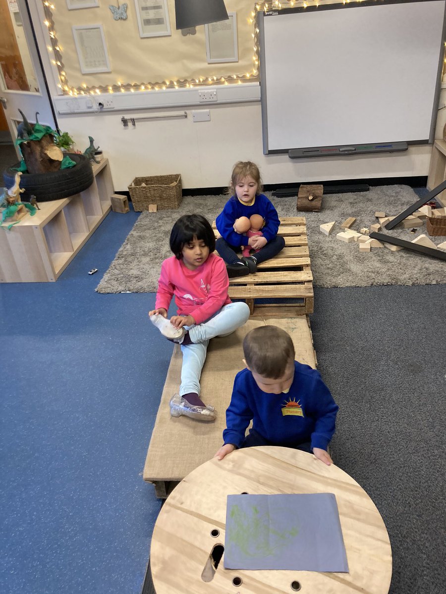 HolytownNC's tweet image. Fantastic creative thinking 🤔 we have made a pirate 🏴‍☠️ ship 🚢 The Holytown Rodgers #usingourimagination #beingcreative