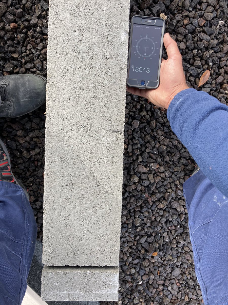 PROAutoconsumo's tweet photo. Instalación de #placassolaresfotovoltaicas con #solarblock , una nueva generación de bloques de hormigón diseñados para el montaje de los paneles. #energiarenovable #energiaverde #autoabastecimiento https://t.co/30ZcWNOYDt