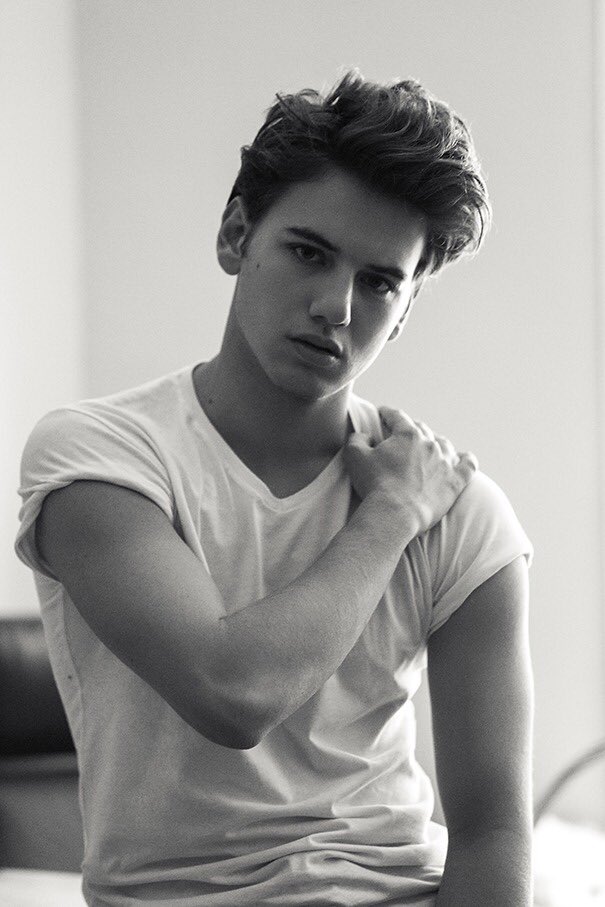 Isabel Navarro Model tweet media