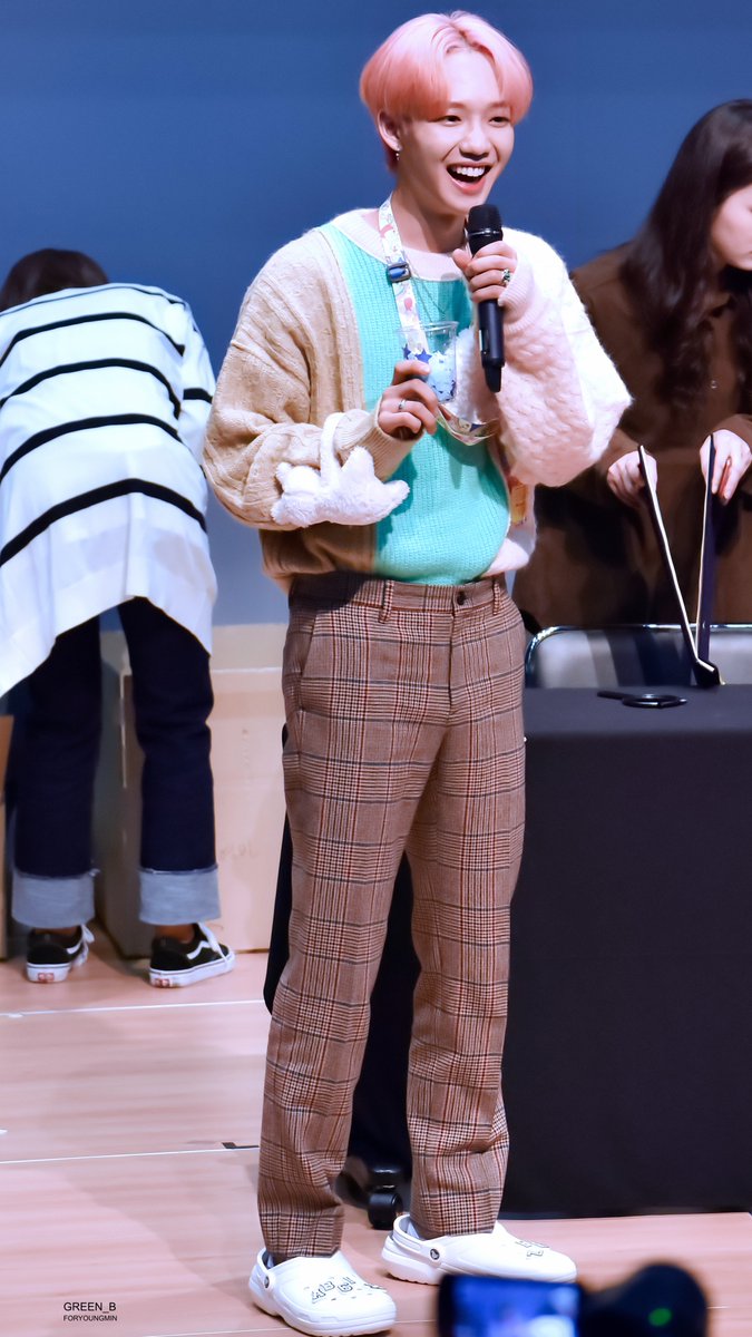 ForeverYmdh's tweet photo. #임영민 #YOUNGMIN

긴 기럭지 영민이 사랑해😍😍😍
구닌 영민아 보고싶고 또 보고싶다!!! https://t.co/W4li1L4qwq