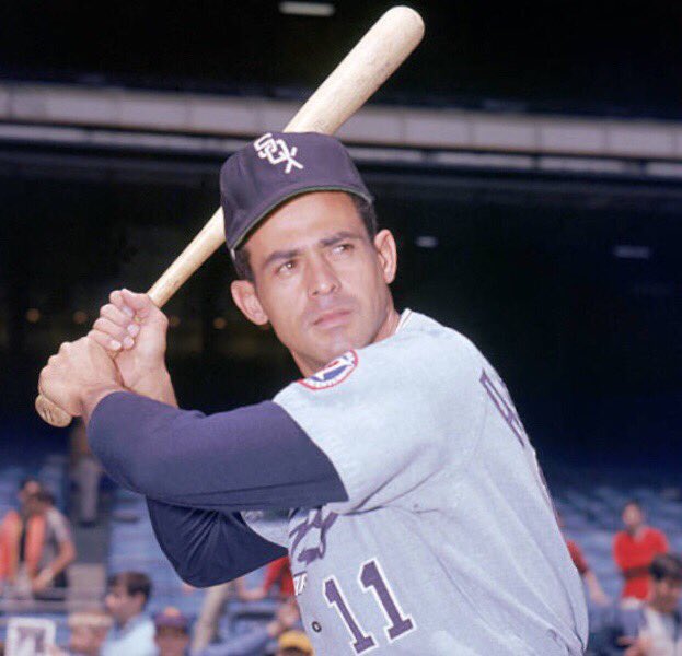 GeneralPueblo's tweet photo. ¡Feliz Día de Luis Aparicio! Hoy #11Nov nos llenamos de orgullo al recordar las glorias del ícono del deporte. El eterno número11, que puso en alto el tricolor nacional; único venezolano exaltado al Salón de la Fama del Béisbol de Grandes Ligas ¡Honor a quien honor merece! https://t.co/KUq242UdUh