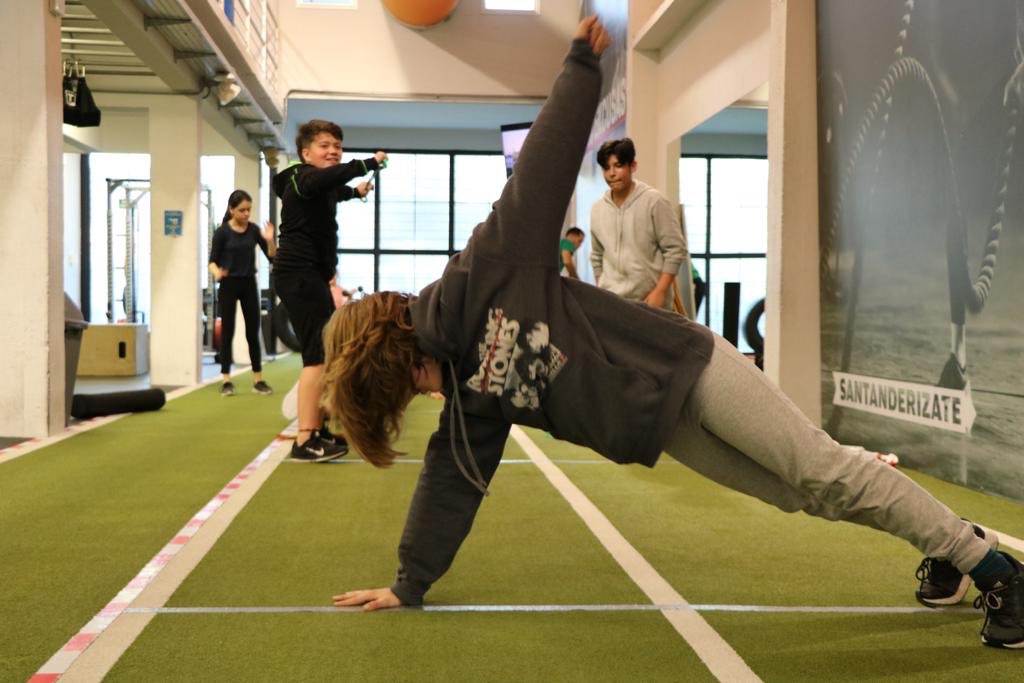 centroenfoque's tweet photo. ➕Sumate
🏋️♀️ Entrená
😃Divertite
#Funcional y #basicstrength para adolescentes en nuestra sala #FullTrainig 💪💯
#salud
#amistad
#alegria
#enfoquetehacebien https://t.co/JCwoWHQpww