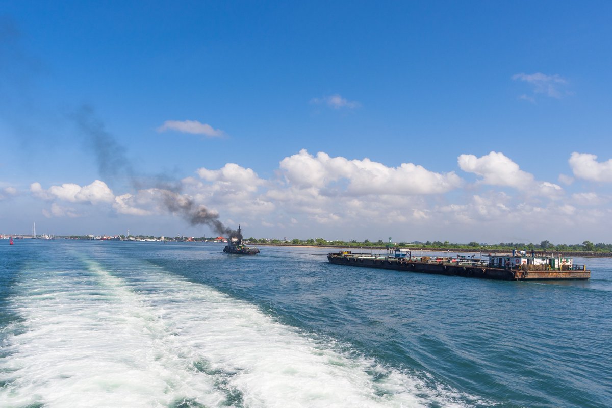 De transitie naar zero-emissie binnenvaart: Hoe tot een businesscase te komen?

Meer weten? Lees het hier: bit.ly/36tE60a

#binnenvaart #panteia #research #onderzoek #emissie #C02 #verduurzaming #broekikasgassen #klimaatverandering