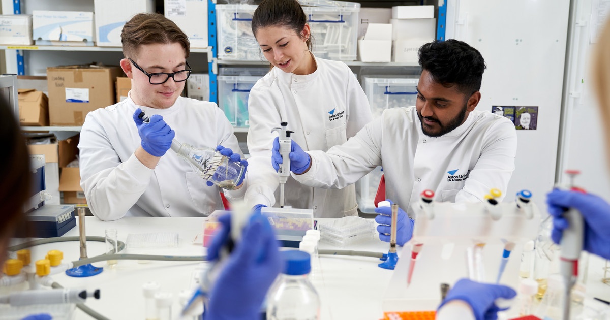 AstonUniversity's tweet photo. Are you at the @FindAMasters Virtual Study Fair today? We'll be online between 11am and 4pm, showcasing our STEM subjects! Make sure you tag us ad share your day with #TeamAston! https://t.co/S87YWUWqnA
