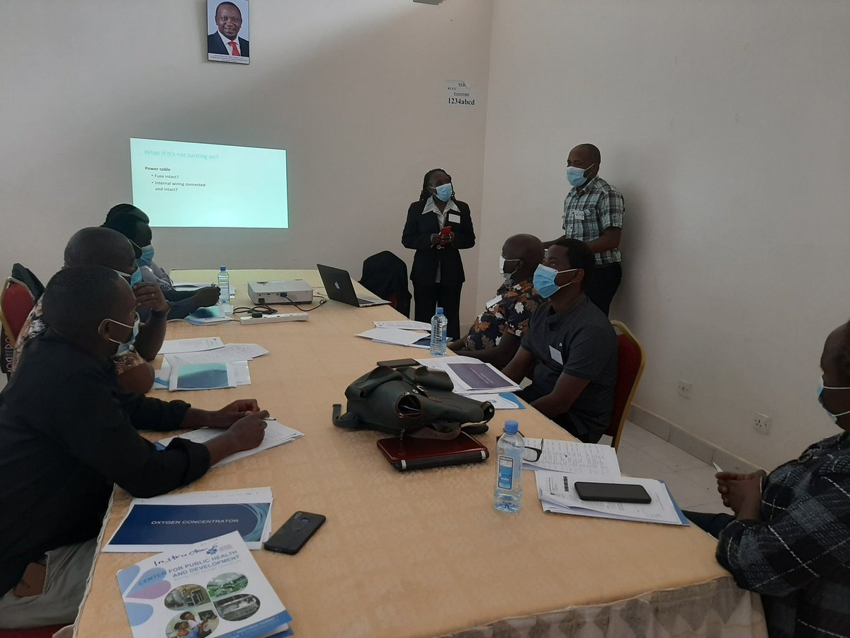 lvugutsa's tweet photo. When the rubber hits the road. #BMETs improving #qualityofnewborncare through education. Focal persons on practise sessions on how to teach #BMET #GIC https://t.co/FLuAP06xwS
