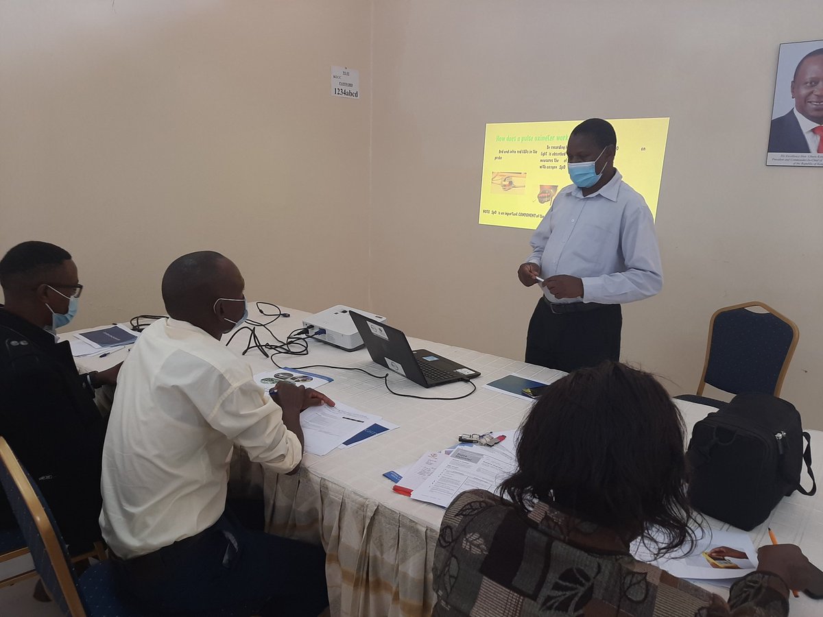 lvugutsa's tweet photo. When the rubber hits the road. #BMETs improving #qualityofnewborncare through education. Focal persons on practise sessions on how to teach #BMET #GIC https://t.co/FLuAP06xwS