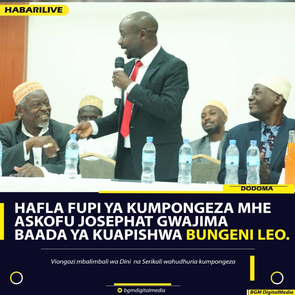 GwajimaKawe's tweet photo. Hafla fupi baada ya Mh Askofu Josephat Gwajima kuapishwa jana, viongozi wa dini , madiwani na viongozi wa Chama Cha Mapinduzi walimtakia Mbunge wa Jimbo la Kawe heri na baraka zote. https://t.co/4FYv9p8hsV