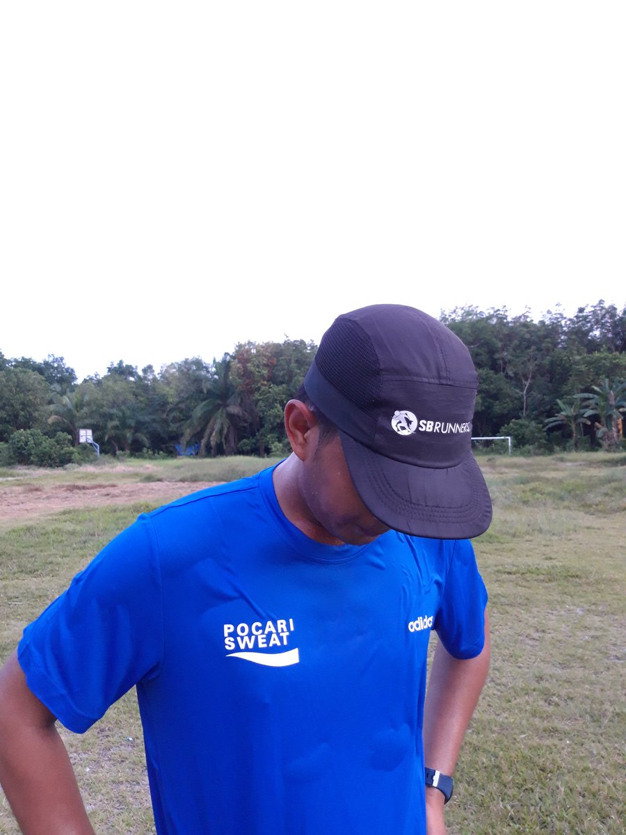 nokadewantara's tweet photo. Efek 11.11 mau buka Strava malah kebuka Shopee. Argh.
#goion @PocariSportID https://t.co/8OTOFDktmo