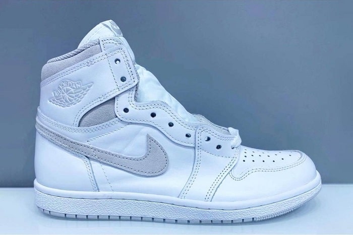 KLEKTofficial's tweet photo. Sneakerheads, get ready; the Air Jordan 1 High "Neutral Grey" may finally be making a return in 2021 🔥 check out the full story on KLEKTIVE! #KLEKT #KLEKTTAKEOVER
https://t.co/u8kJJ2sBg6 https://t.co/2voIymc8bQ