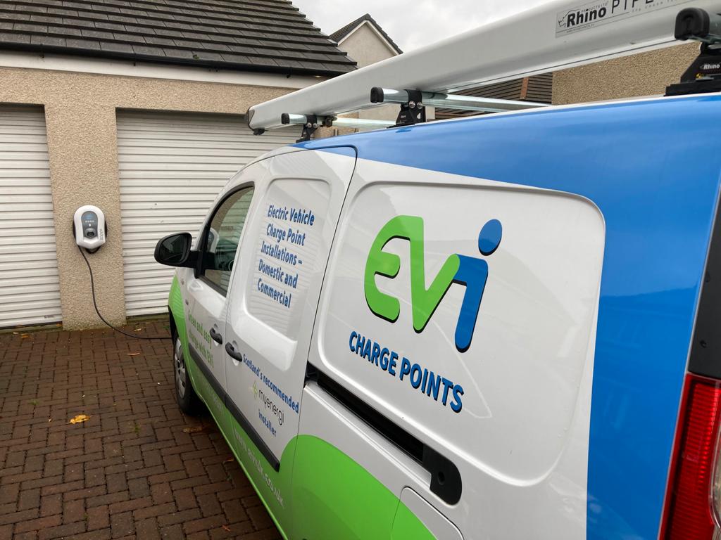 ChargeEvi's tweet photo. Another Zappi installation completed for a very happy Zappi customer by the Myenergi Recommended installers in Scotland, EVi Charge Points. @hrfca @FifeChamber @myenergiuk #greenandeasychargewithevi https://t.co/UjsiseDzpV