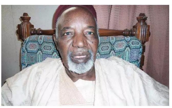 aranewstrends's tweet photo. Balarabe Musa, a former Governor of Old Kaduna state is dead. https://t.co/VbtsADg01z
@musabala 
#EndPoliceBrutalityinNigeraNOW 
#EndSWAT 
#Endsars https://t.co/Gi7k68AtB6