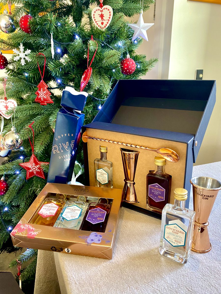 New Christmas Gift Sets in store at Holwood Farm! 
Copper Rivet Gin in a cracker with a jigger, A trio of flavours or as a set including 2 Gins, Jigger and Stirrer. 
Beautifully Packaged and ready to gift!
#gin #gifts #shoplocal