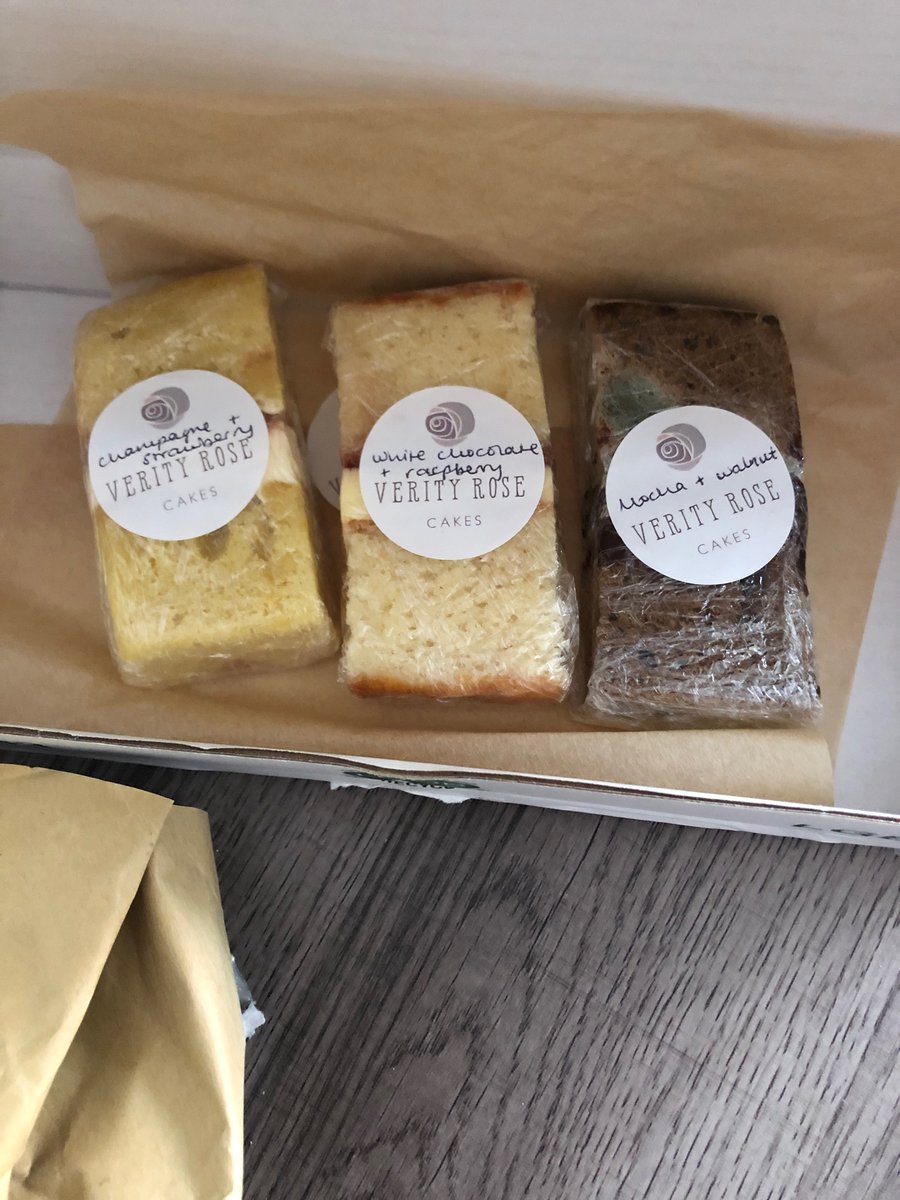 gemx_gemma's tweet photo. @RoyalMailHelp hi we were expecting wedding cake samples that were sent recorded delivery on 22/10 received this morning 11/11. Mouldy due to being in transit for so long is there any point getting them resent or will the Ox11 area and Didcot sorting office still be a disaster? https://t.co/Ib0Qhx8759