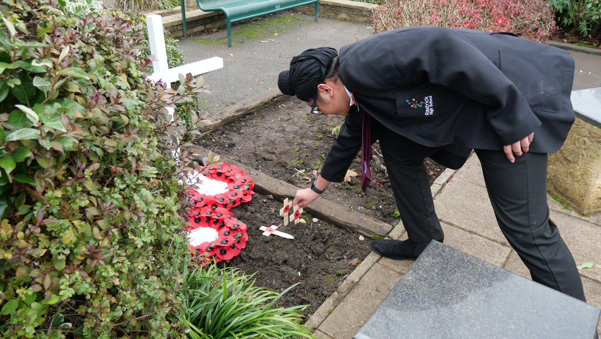 RastrickHigh's tweet photo. Today and every day, Rastrick High School will remember #LestWeForget https://t.co/9XEOR3DYUT