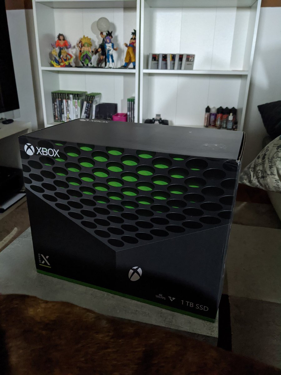 Barbarossa1990's tweet photo. #PowerYourDreams #xboxdach #gmaxee
Endlich angekommen, ich freue mich schon das ganze Jahr darauf und endlich ist das gute Stück angekommen!! Jetzt wieder etwas sparen und dann die Series S kaufen https://t.co/a4L0h4mfEj