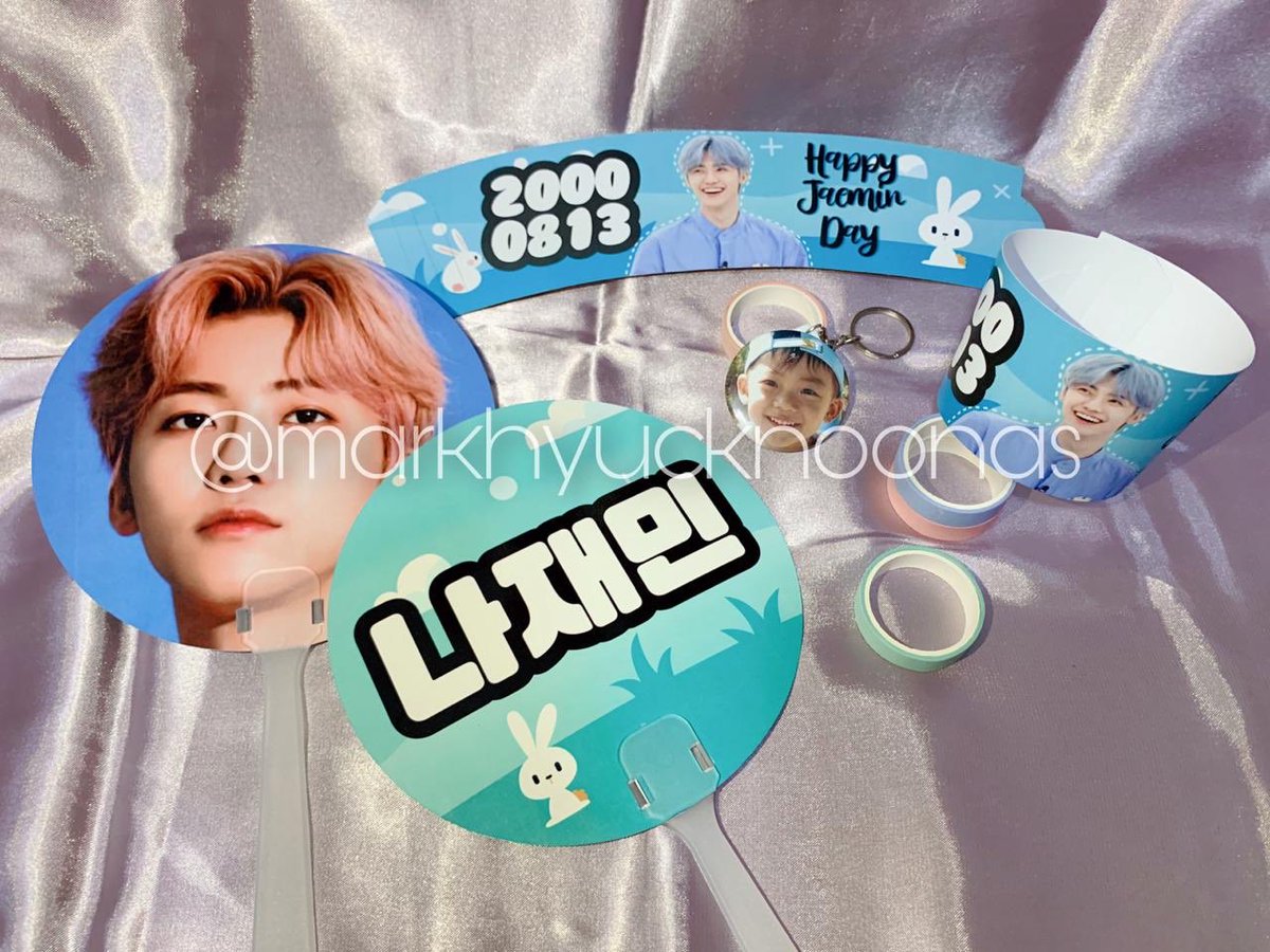 markhyucknoonas's tweet photo. Produk stiker dan birthday package juga lagi diskon lohh di shopee!! Barangnya ready dan siap buat jadi punya kamuuu✨ yukk langsung checkout aja yukkk~ https://t.co/gujeWo2YcV