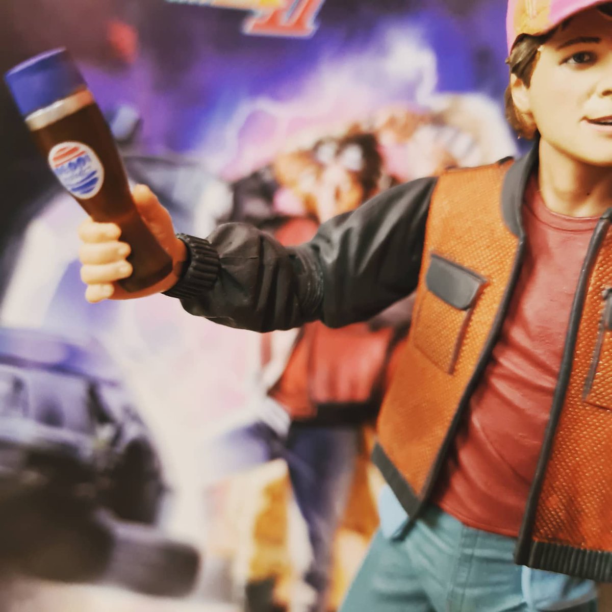 Je_suis_le_X's tweet photo. Ultimate Marty McFly 🤩
#martymcfly #backtothefuture #michaeljfox #35thanniversary #necatoys #actionfigure #albumcomicsparis #toys #paris #hoverboard #nikemag #pepsi #4k #bifftannen #retourverslefutur #love #pic #pictureoftheday #photo #comic #trilogy #toyphotography #toystagram https://t.co/E0N4YjZtdE