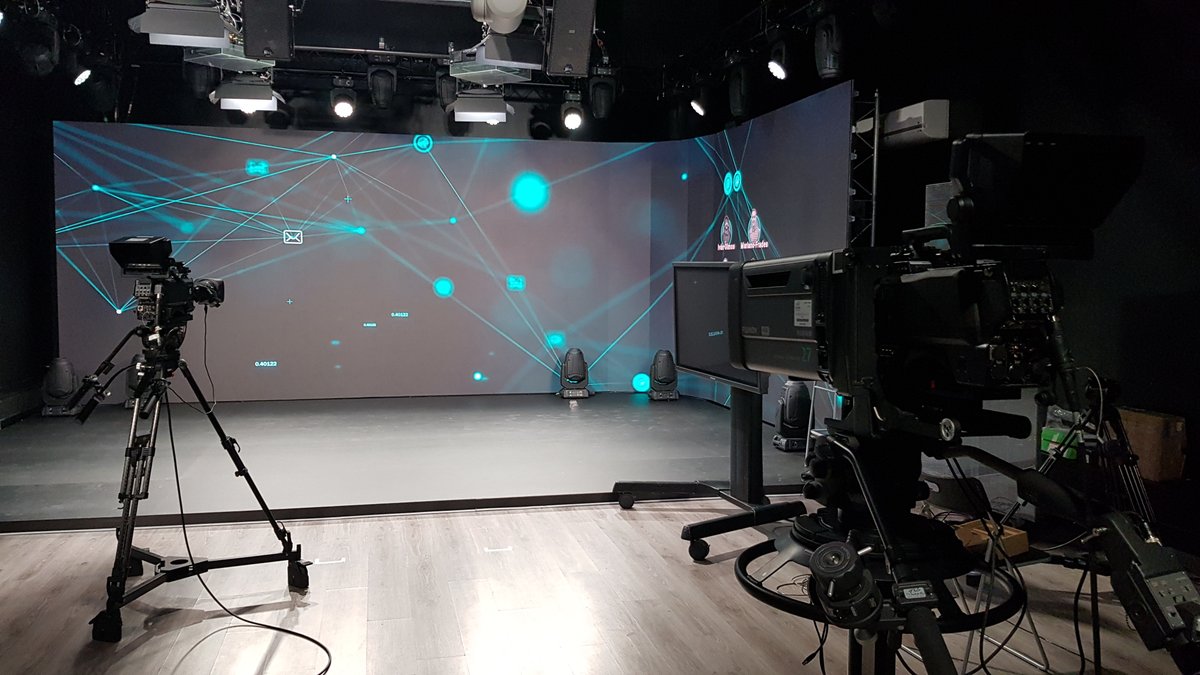 🎬 Estamos encantados de seguir trabajando en nuevos proyectos. ¿Has pensado en qué #espacio elegirías para tu próximo evento? 🤔👩‍💻🎙️  #eventoscorporativos #agenciadecomunicacion