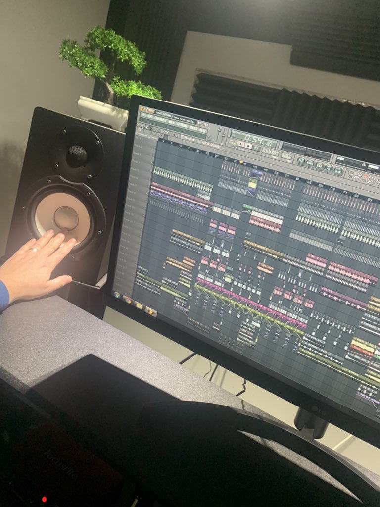 DJLevela's tweet photo. Essential mix down technique...
#ProducersKnow ๐๐ป ๐ https://t.co/HUcMu9Z6Fa