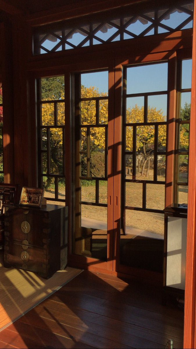 whxtdoicallyou's tweet image. 오늘 마치 한국의 가을이라는 계절을 태어나서 처음 본 기분이었다... 
가회동 백인제가옥