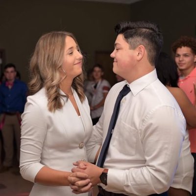 shelbie_dee's tweet photo. My love❤️ #NewProfilePic https://t.co/HOU2DdsVcV