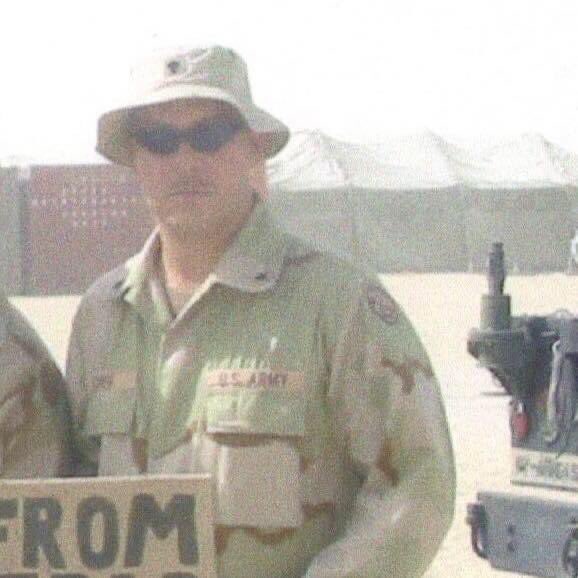 LARAANNFLINN's tweet photo. Happy Veterans Day to you my love! Thank you ! I love you! @ToddTannerWV https://t.co/gLuH8BQmsH
