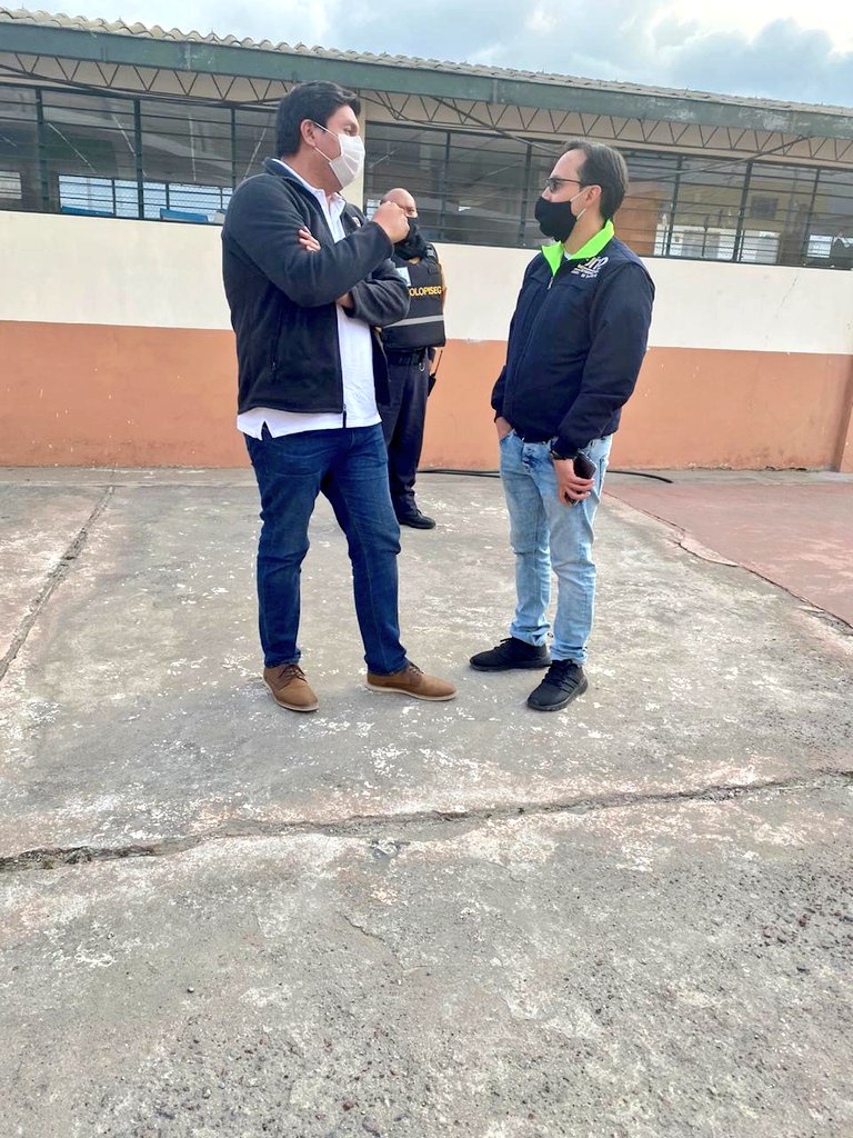 xicasanovac's tweet photo. #Calderon | #AsambleaEnTerritorio
Junto a los dirigentes del barrio Bellavista, nos reunimos con @JassminVargasB @zonalcalderon y Juan Manuel Aguirre de @AMTQuito para coordinar acciones que nos permitan poner en funcionamiento del Centro de Salud en Bellavista.
@BloqueAP35 https://t.co/u3ua4nmkko
