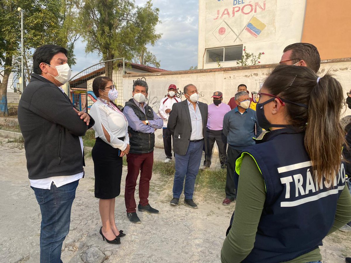 #Calderon | #AsambleaEnTerritorio
Junto a los dirigentes del barrio Bellavista, nos reunimos con <a href="/JassminVargasB/">Jassmin Vargas Borja</a> <a href="/zonalcalderon/">Zonal Calderón</a> y Juan Manuel Aguirre de <a href="/AMTQuito/">AMT Quito</a> para coordinar acciones que nos permitan poner en funcionamiento del Centro de Salud en Bellavista.
<a href="/BloqueAP35/">Bloque AP35 Aliados</a>