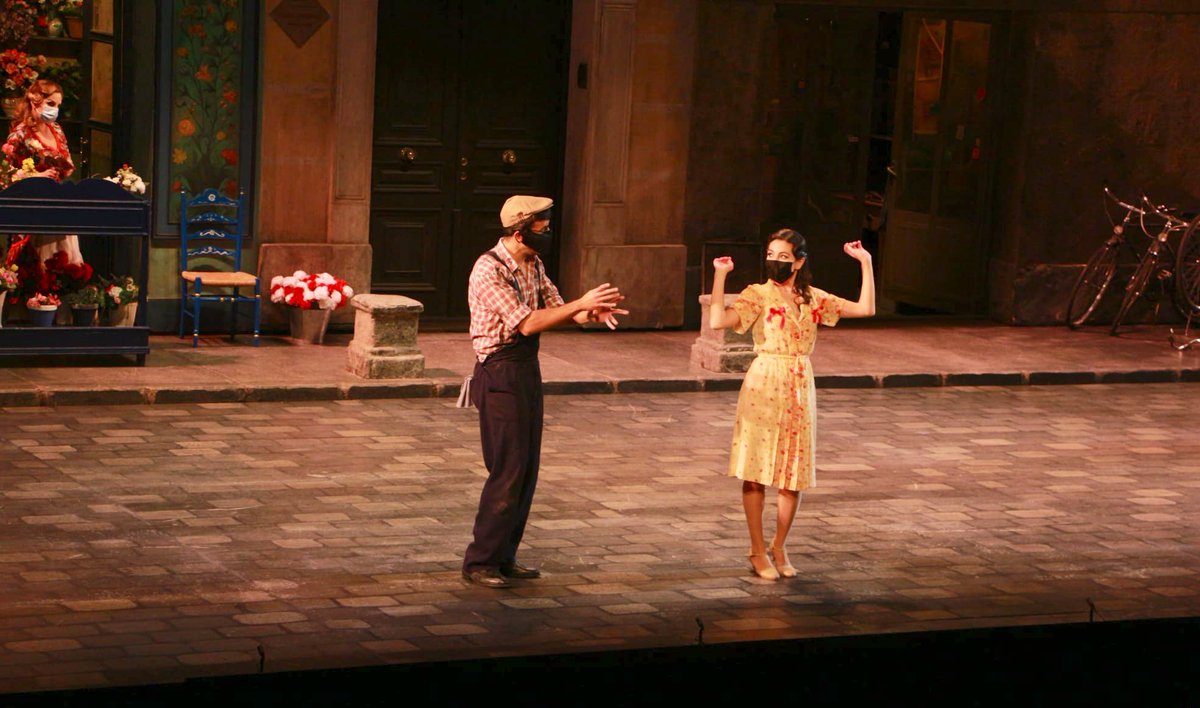 TeatroZarzuela's tweet photo. Es un verdadero lujo poder estrenar dos veces.
Hoy es el turno de @RaquelLojendio, Gabriel Bermúdez, Nuria Pérez y Joselu López.
¡Un #Toix3 ENORME!
#LaDelManojoDeRosas_TZ
Taquillas,https://t.co/dDwwx0nkvJ y teléfonos: 902 224 949/985 679 668 https://t.co/jFaev1bF9L