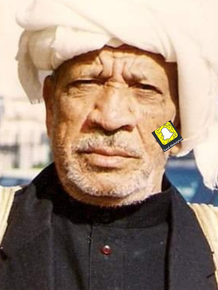 saud_abdulghani's tweet photo. العم محمد هلالي علي هلالي رحمه الله،ولد ونشأ بالمدينة، عرفته صاحب دكان لبيع الارزاق والحبوب والعطارة بسوق الحبابة، كما عرفته من سكان حي الزاهدية ودخلت بيته هناك مرارا، رجلا فاضلا خلوقا بشوشا ذو ادب جم ومن اهل الخير ولا نزكيه على الله، توفي بالمدينة ودفن بها (المصدر ارشيفي). https://t.co/wDVSL1jtKq