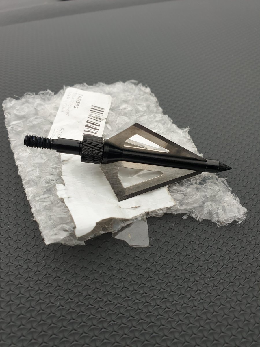 MerPolWirral's tweet photo. As part of OP SCEPTRE, an officer from the Local Policing Team at Wallasey seized a disturbing looking crossbow head. We are dedicated to take all bladed articles and knives off the streets of Merseyside to keep our communities safe.
#Nomoreknives #Knifecrimeweek https://t.co/ZJyh6yLHkW