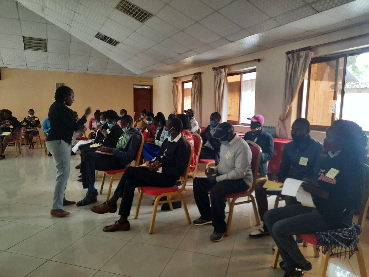 Day 1 of the training workshop for 44 young professionals under Agriterra's Jobs Jobs Jobs programme that aims to support cooperatives improve their business while giving young professionals opportunity to gain work experience,  we discuss my coop <a href="/stellahwann11/">Jconn_89</a> <a href="/Dik_vd_Koolwijk/">Dik van de Koolwijk</a>