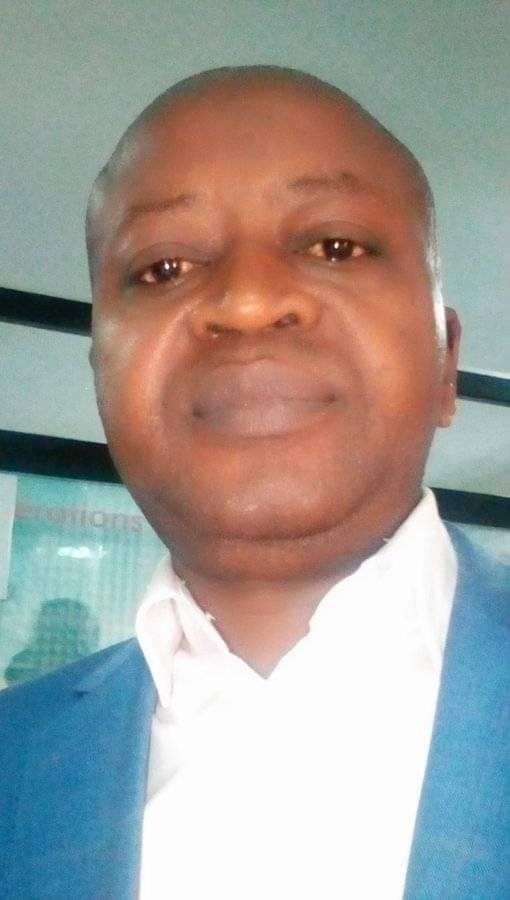 Ainsi donc c'est le Député Paulin Maembo qui est le Judas qui a été choisi pour porter la pétition contre le bureau de l'Assemblée nationale. Judas avait pris 30 pièces d'argent, Maembo a empoché 40 000$. <a href="/bikeko/">mbuza mabe</a> <a href="/KahijYav1/">Christelle Kayij Yav</a> <a href="/kamanda_kela/">Kamanda kela F.</a> <a href="/OlivierKamitatu/">Olivier Kamitatu Etsu</a> @Moise2023