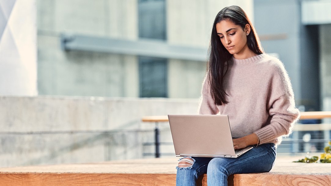 MicrosoftBr's tweet photo. Não perca amanhã, a partir das 19h, o lançamento do programa #EduForChange, iniciativa que faz parte do plano #MicrosoftMaisBrasil! A plataforma tem como missão levar qualificação profissional para estudantes e comunidades de tecnologia no país. Participe: https://t.co/7rM86eP1Fu https://t.co/cKMD8JnBV7