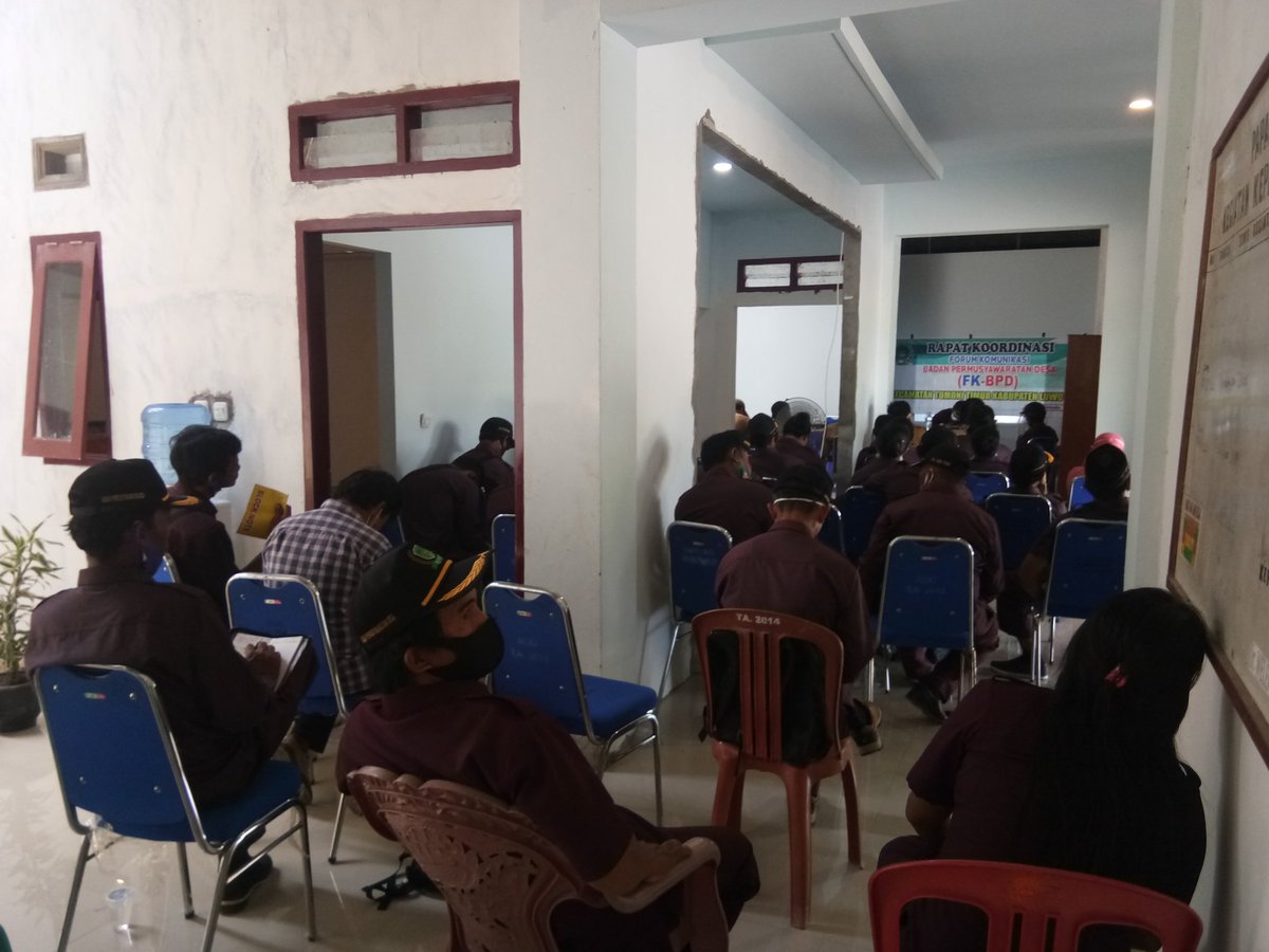 arsal_amiruddin's tweet photo. Monitor2 pertemuan rutin jajaran BPD se-Kecamatan Tomoni Timur, lalu berpose dgn perempuan2 tangguh ππ€
#SDGsDesa
#tppilutim
@jokowi
@halimiskandarnu
@anwsanusi
@malik_haramain
@imansyukri
@taufikmadjid71
@fachrilabalado
@azzameldzikrie
@tppkemendes
@KemenDesa https://t.co/Wrs4zBQEiw
