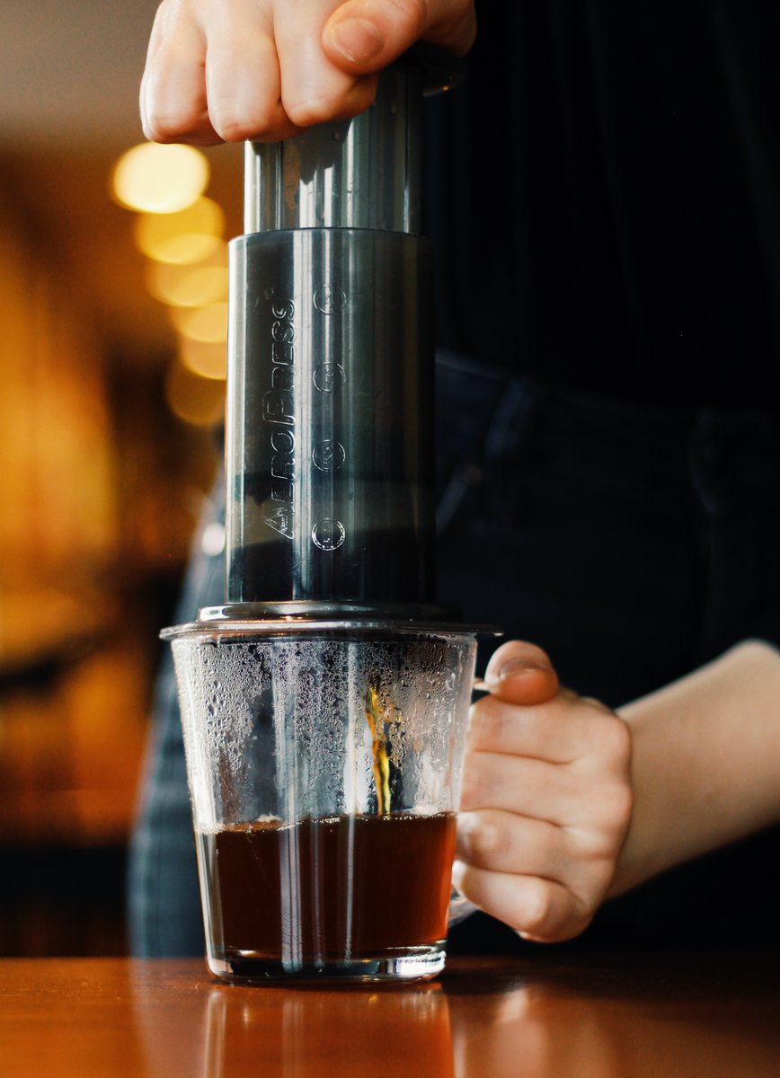PourRichardsCof's tweet photo. Why choose the AeroPress brewing method?
With total immersion and rapid filtering, this method creates a rich, flavorful coffee by using air pressure to force water through the coffee grounds!
#pourrichards #coffee #craftcoffee #aeropress #singlecup #singleorigin #brewmethod https://t.co/mxRfkWPa9Z