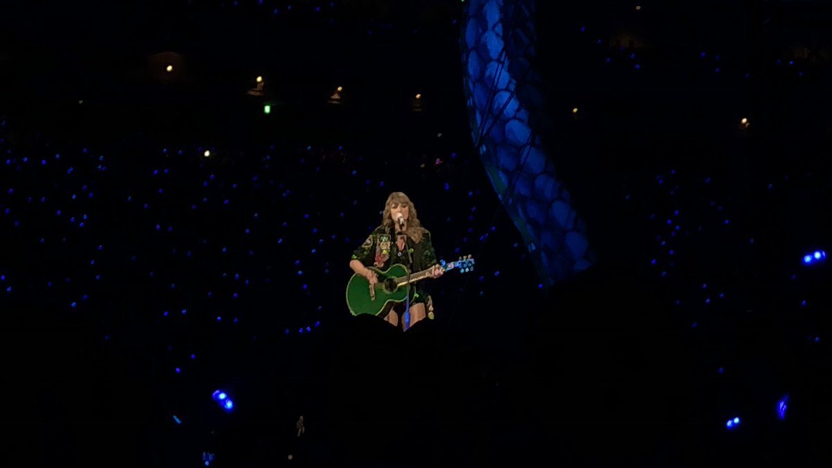 justayswift13's tweet photo. MOST MEMORABLE ERA EVER 😭❤️ #3yearsofreputation https://t.co/CRo5yjtw76