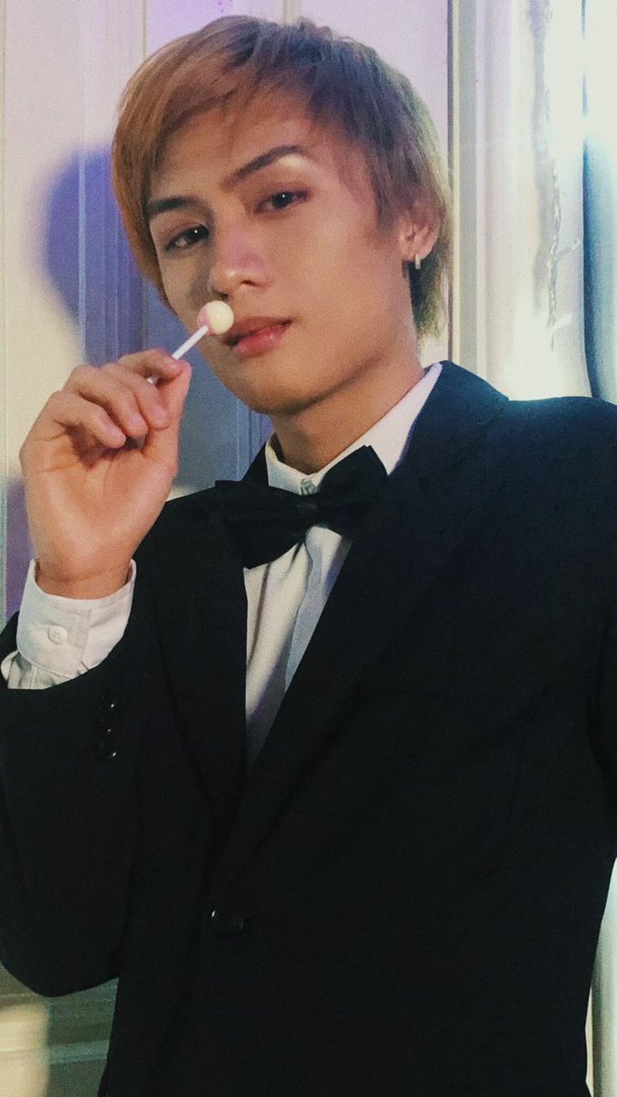 1stoneofc_j's tweet photo. What's your favorite sweets? 🍭😋

Have a sweet wednesday y'all!! ✨🥺

#1stOneJ #1stOne #FirstOne #ForOne #HoldOn #HoldOnMV https://t.co/jOAhOS8sa5