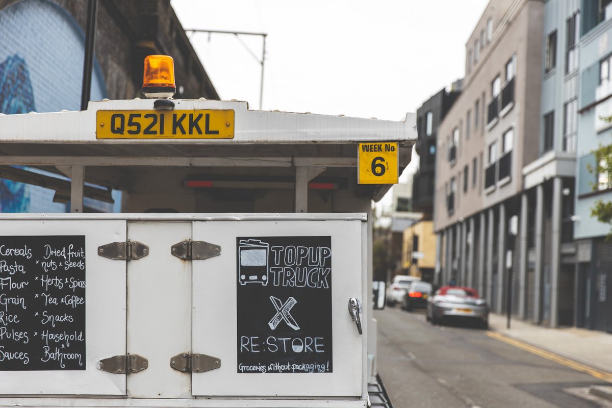 fearghalcorbett's tweet photo. It’s estimated a truckload of plastic enters our ocean every single minute + food packaging is a major contributor. But this truck is a good truck – it’s @topuptruck, the refill store on wheels, bringing packaging-free groceries to residents in Hackney, London. #plasticpollution https://t.co/7kuUyaZkDV