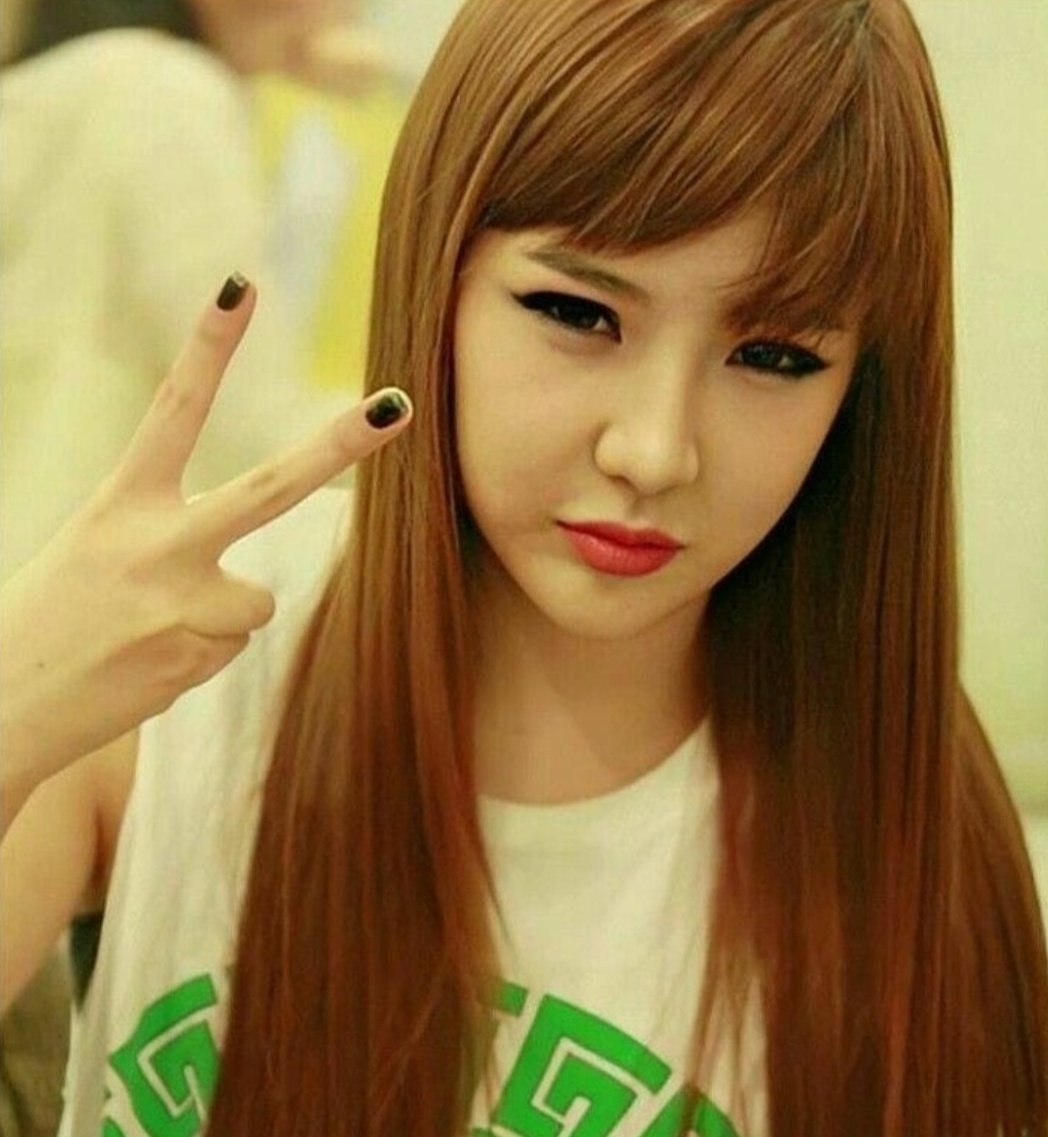 RelleKwon's tweet photo. I miss the cutest ahjumma, the best main vocalist, the corn queen, the living doll, the human being with a billion dollar legs ๐ญ
WE MISS YOU AND WE LOVE YOU BOM UNNIE ๐ FOUREVER ๐ญ๐ฝ
#WannaBomBack #ComeBackBom https://t.co/5qXDEwPCrw